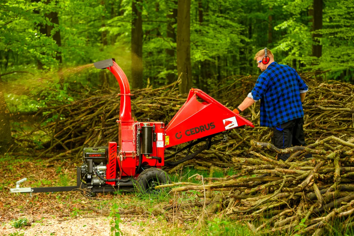 Rozdrabniacz do gałęzi Cedrus RB05 PRO HE 15KM hydrauliczny