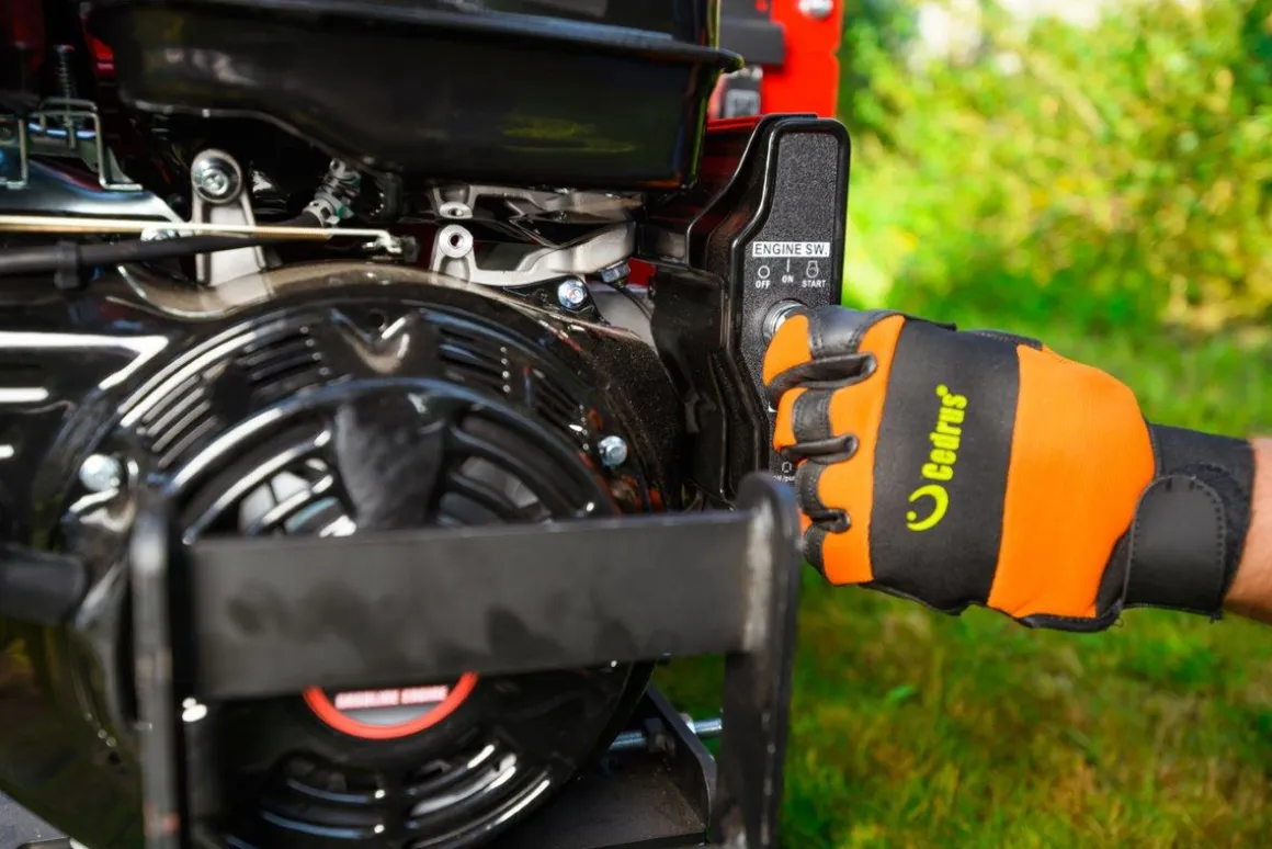 Rozdrabniacz do gałęzi Cedrus RB05 PRO HE 15KM hydrauliczny