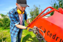 Rozdrabniacz do gałęzi Cedrus RB05 PRO HE 15KM hydrauliczny
