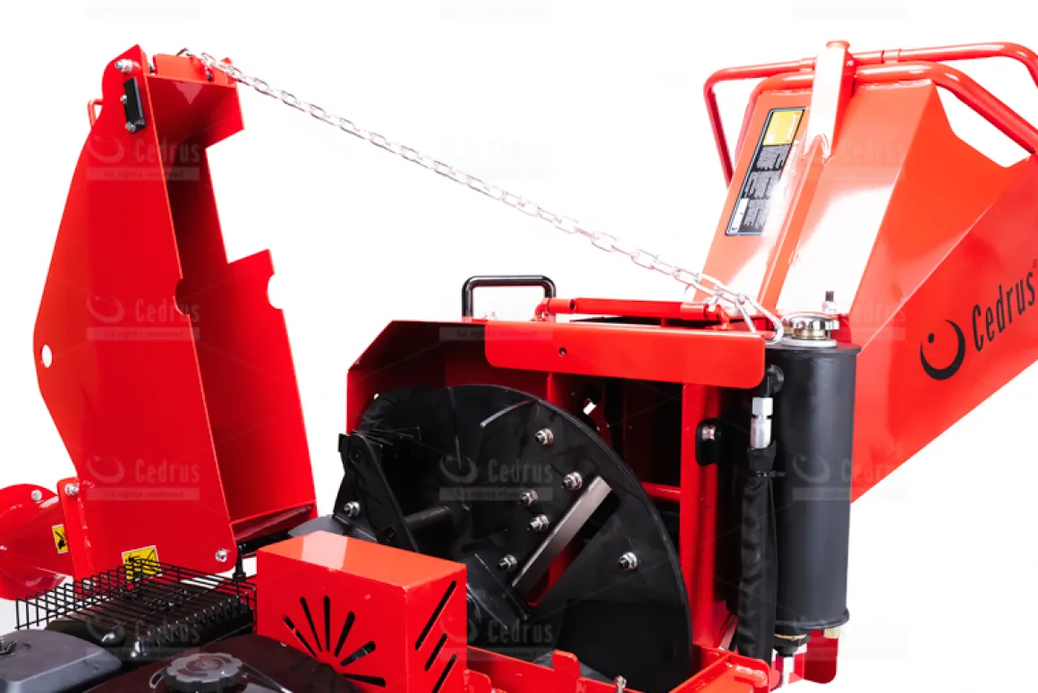 Rozdrabniacz do gałęzi Cedrus RB05 PRO HE 15KM hydrauliczny