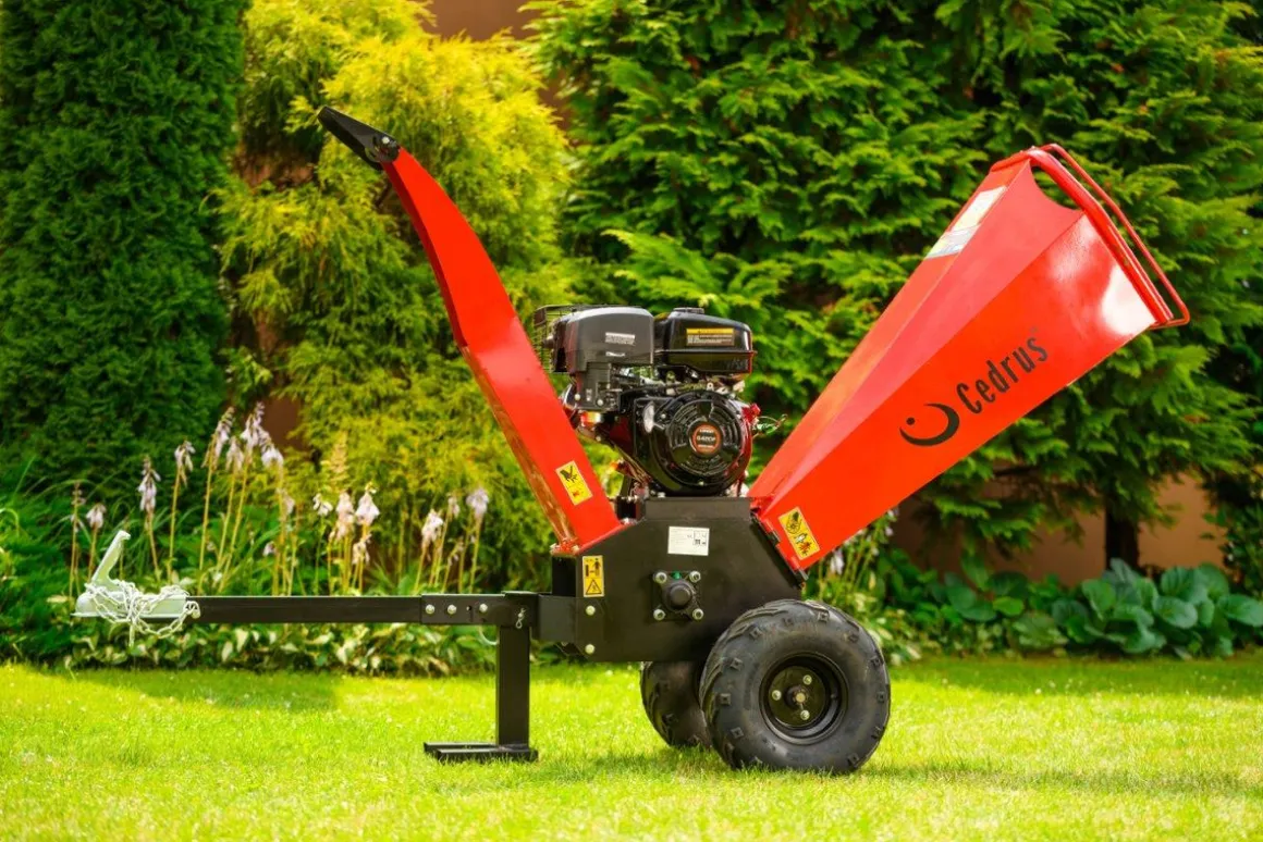 Rozdrabniacz spalinowy rębak Cedrus RB03 12cm