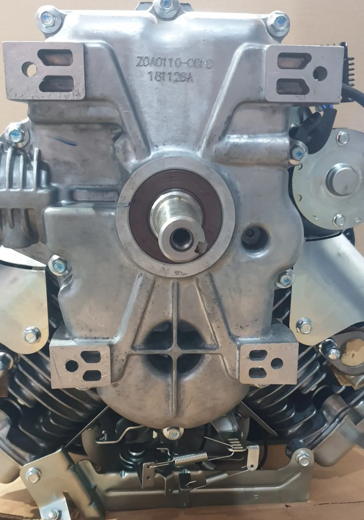 Silnik do traktorka Rato RV740 V-Twin (24 KM, 739 cm³)