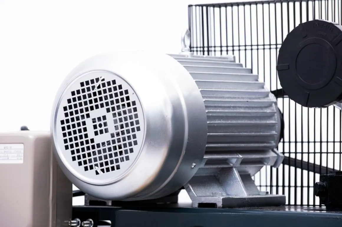 SPRĘŻARKA POWIETRZA JAGER GERMAN 300L 5.5kW 1250L/Min 400V SPRĘŻARKA POWIETRZA TŁOKOWA KOMPRESOR TŁOKOWY OLEJOWY Mocna Rzecz