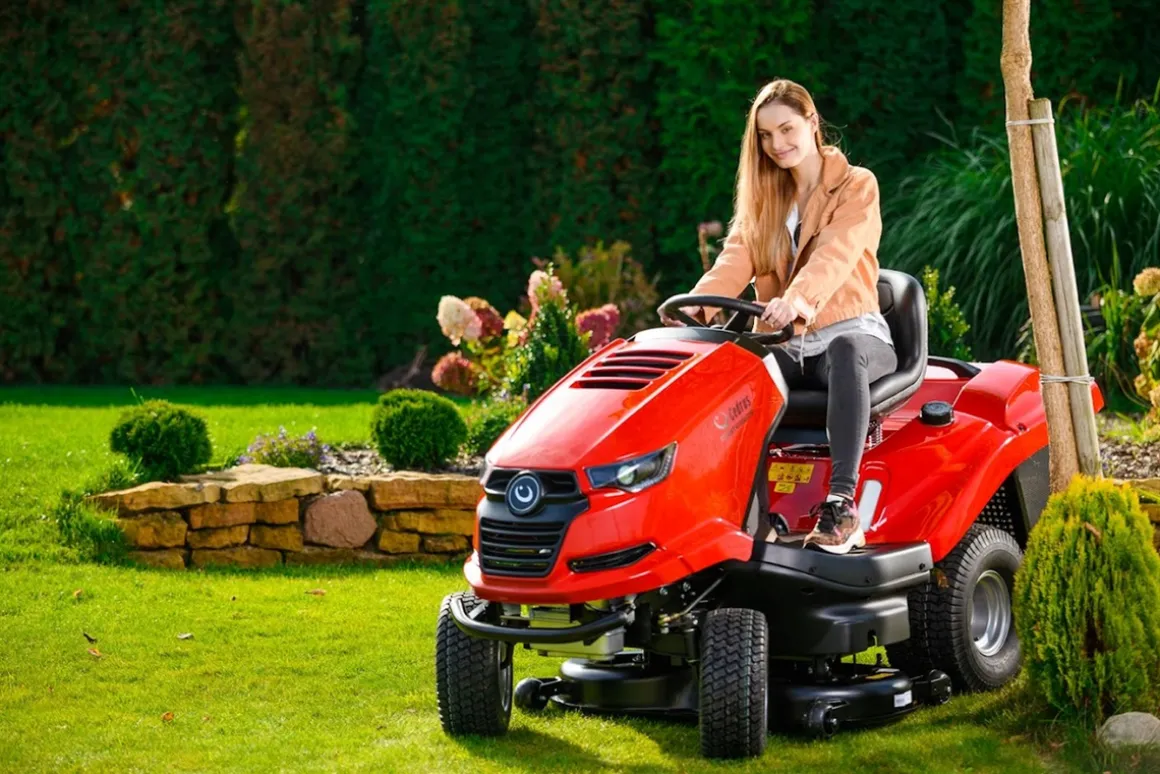 Traktorek ogrodowy Cedrus Challenge MJ-102 22H 102cm 22KM Hydrostatic