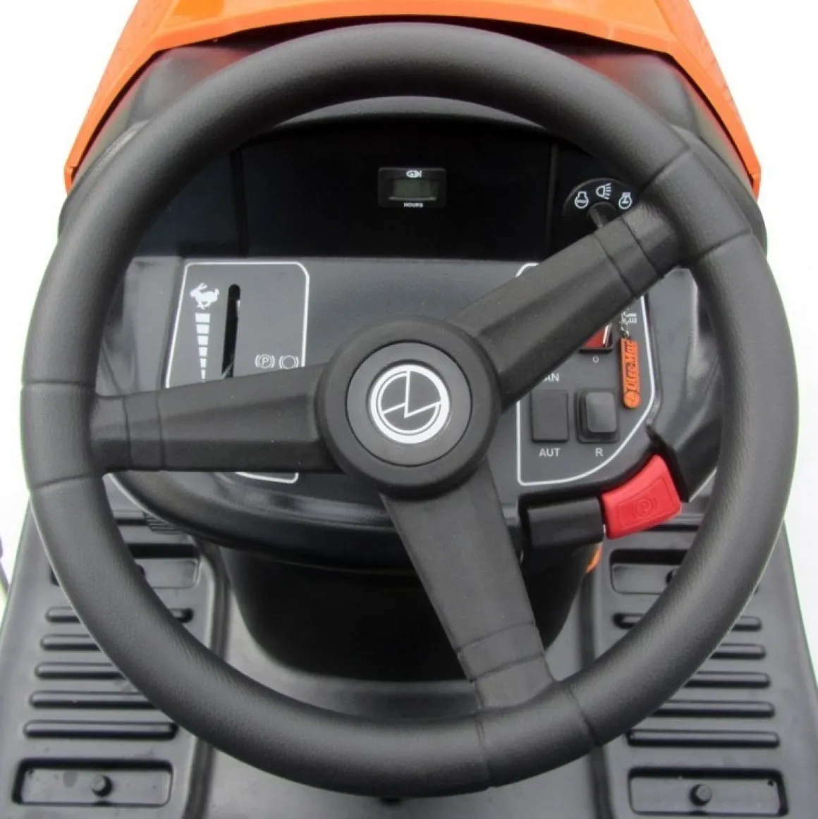 Traktorek ogrodowy Oleo-Mac OM 106/20 KWH (Kawasaki, 102 cm)