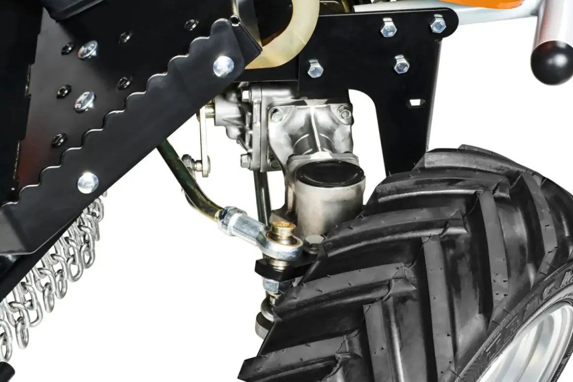 Traktorek OLEO MAC Apache 92 PRO 4WD Kosiarka samojezdna Kawasaki FS651V 726 cm³ 92 cm Karczownik Karczownica do nieużytków