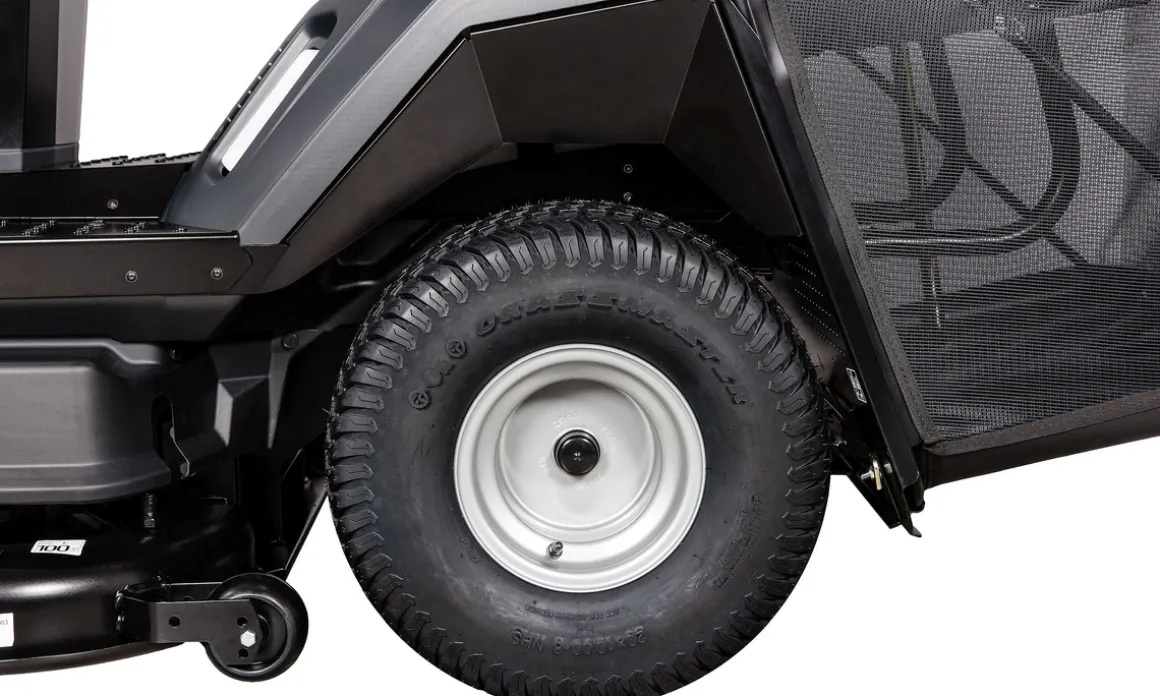 TRAKTOREK OLEO MAC OM 92/24 KH EXCLUSIVE TRAKTOREK OGRODOWY KOSIARKA SAMOJEZDNA SPALINOWA DO TRAWY WERSJA LUX 92cm / 24KM / PREMIUM 68129090 - OFICJALNY DYSTRYBUTOR - AUTORYZOWANY DEALER OLEO-MAC