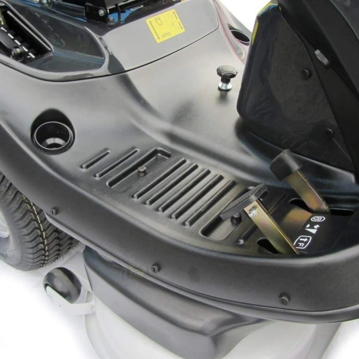 TRAKTOREK OLEO MAC OM 124/24 KH TRAKTOREK OGRODOWY KOSIARKA SAMOJEZDNA SPALINOWA DO TRAWY HYDROSTATIC 122cm PREMIUM 68129003 - OFICJALNY DYSTRYBUTOR - AUTORYZOWANY DEALER OLEO-MAC