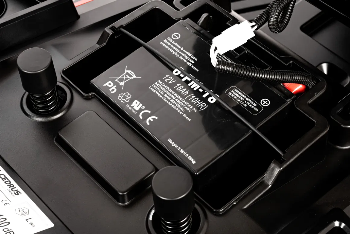 Traktor Traktorek Ogrodowy Cedrus C-TRAC 103HDC MAX V2 / Kontrola Trakcji z Blokadą Dyferencjału