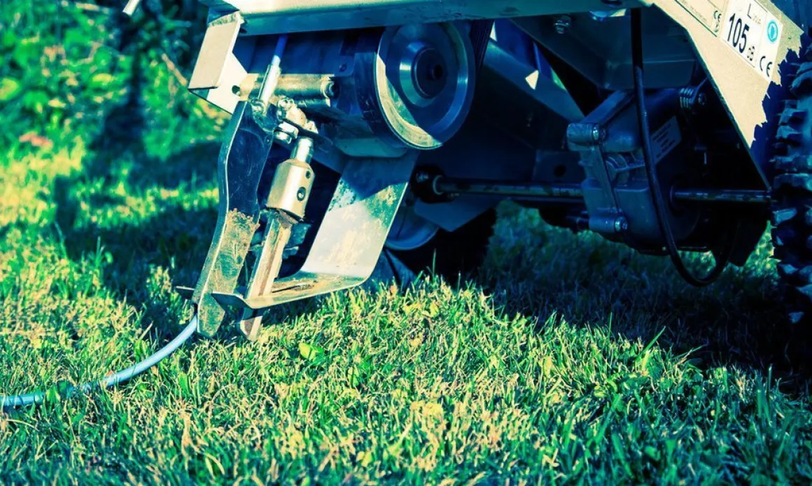 VONBLON KVM600MH-LI URZĄDZENIE MASZYNA AKUMULATOROWA DO UKŁADANIA PRZEWODU KABLA KABLI NA TRAWNIKU PORTABLE WINCH - OFICJALNY DYSTRYBUTOR - AUTORYZOWANY DEALER CEDRUS