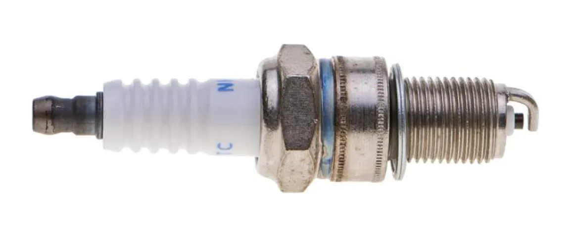 Świeca zapłonowa Loncin LC1P65FA 1P65FE WB506HC WB455HC CZĘŚĆ ORYGINALNA 270960014-0001