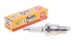 Świeca zapłonowa NGK BP6ES Honda Loncin Rato 7811