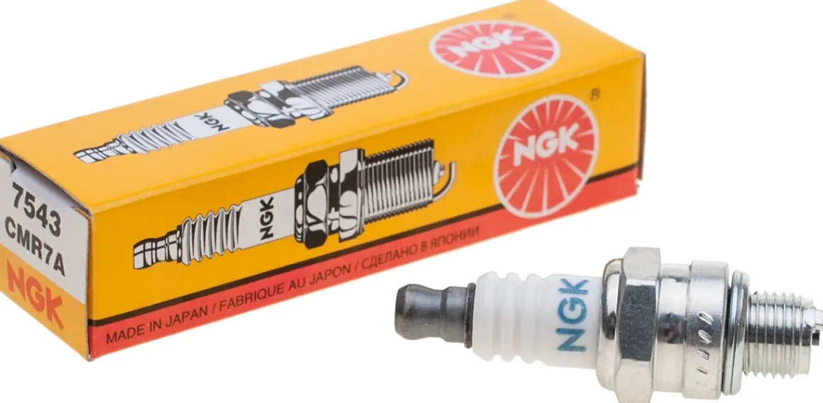 ŚWIECA ZAPŁONOWA NGK CMR7A 7543 DO KOSY PILARKI OLEO-MAC ,STIHL , DOLMAR