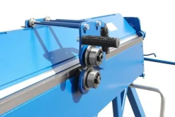 ZAGINARKA GIĘTARKA KRAWĘDZIARKA DEKARSKA DO BLACHY Z CIĘCIEM MAAD ZG-3000 /0.7mm